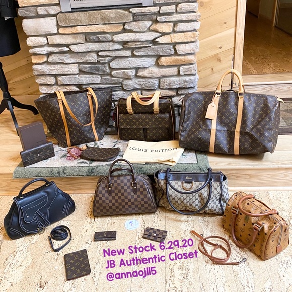 JB AUTHENTIC CLOSET👜👠🎒🕶👛👗 - Picture 3 of 16